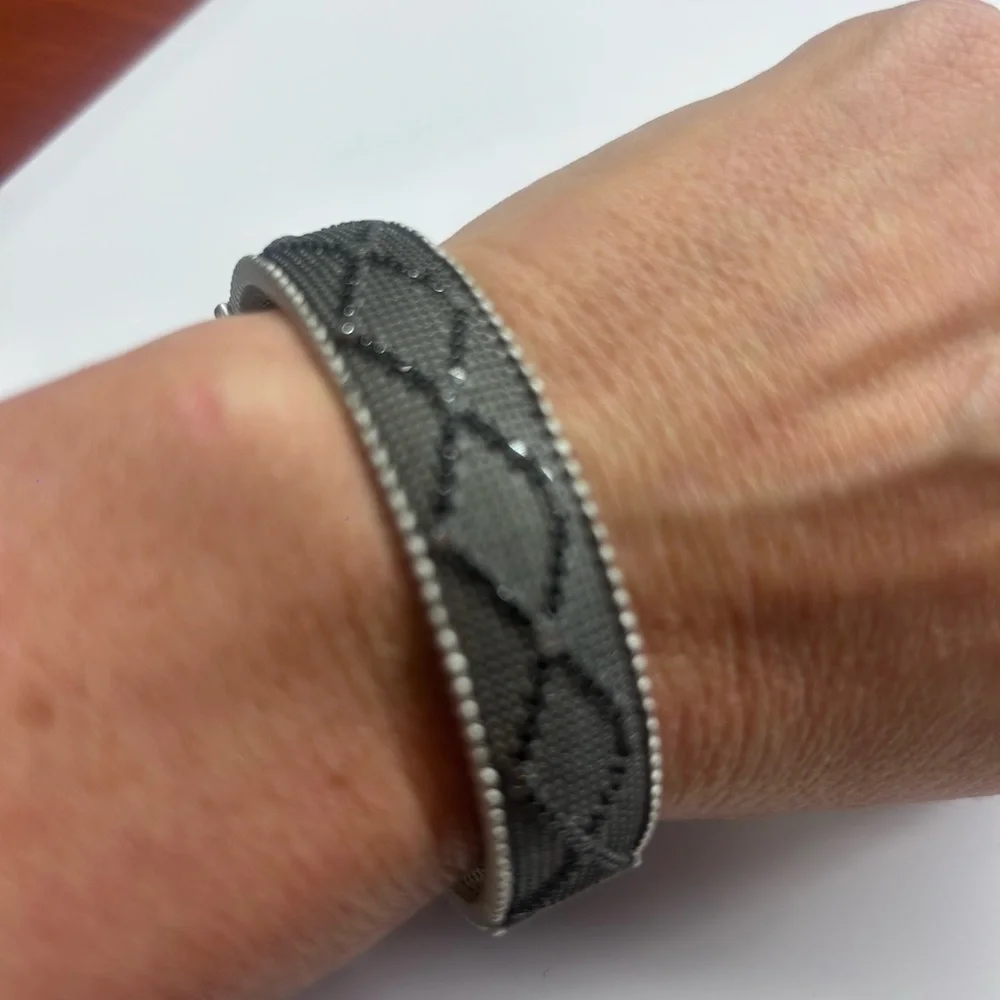 Freida Rothman signature textured hinged bangle new - Picture 4 of 12